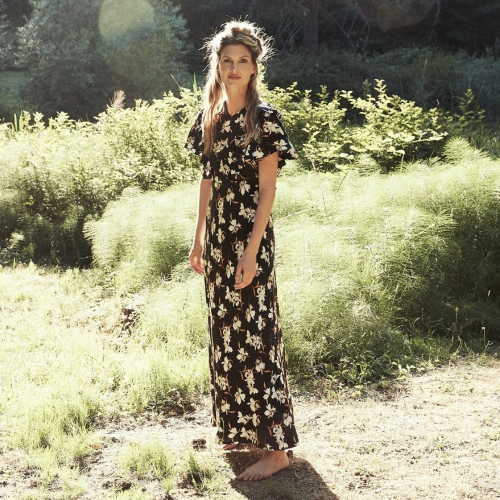 Doen Pearl Dress in Black Floral orchid 100% silk